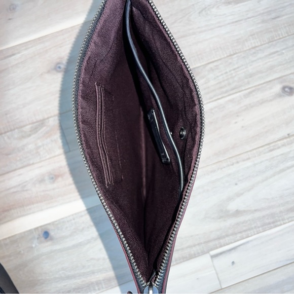 NWOT Coach Large Pouch Signature Canvas Shad - Picture 11 of 16